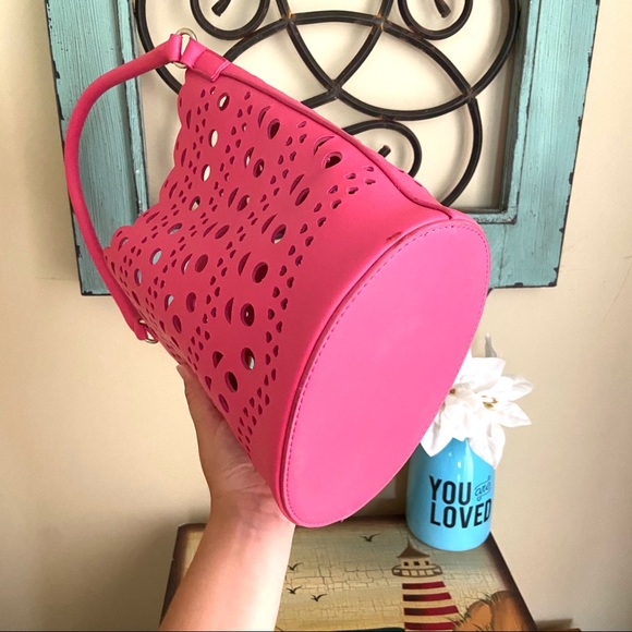 SOLD 🔴 Neiman Marcus | Pink Bucket Bag - Picture 8 of 10